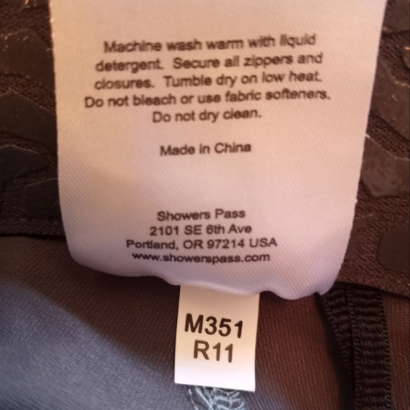 Showers Pass Mountain Bike Gravel Shorts w Grippy & Adjustable Inner Waist Band - Picture 8 of 8